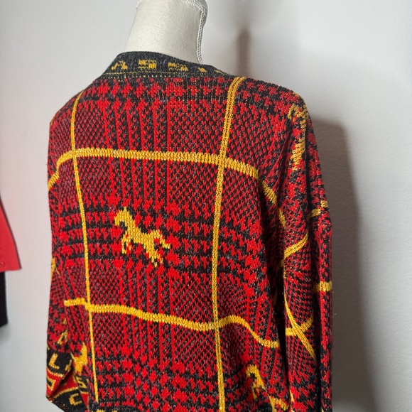 Venezia Sweater Vintage Horse Print Classic Metallic Red Yellow Acrylic USA OS - Picture 5 of 7